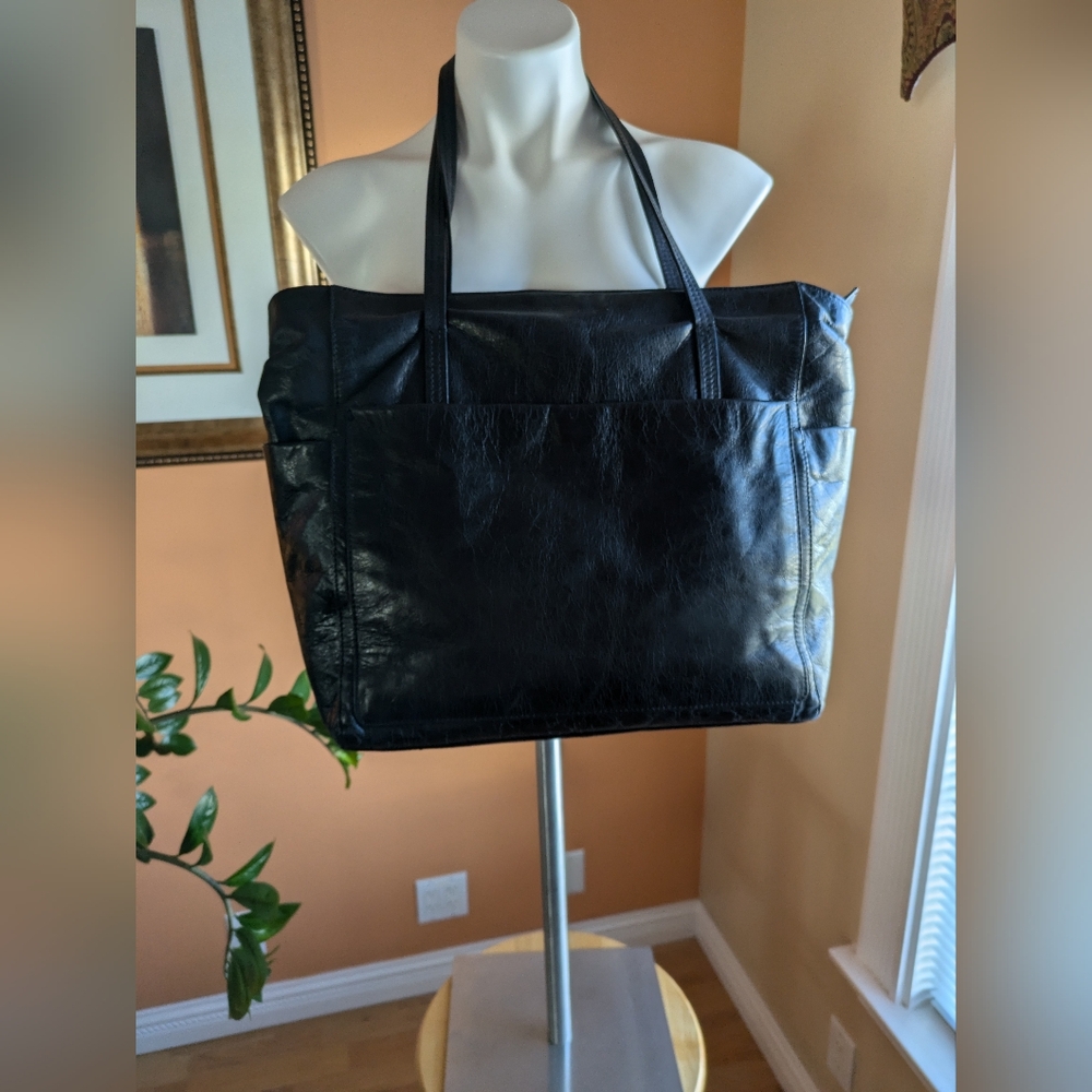 HOBO Women's Leather Pours  Black